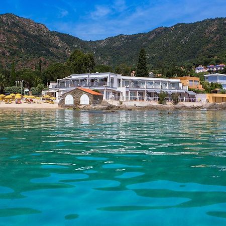 Roc Hotel - Hotel 4 Etoiles Les Pieds Dans L'Eau เลอลาวองดูว์ ภายนอก รูปภาพ