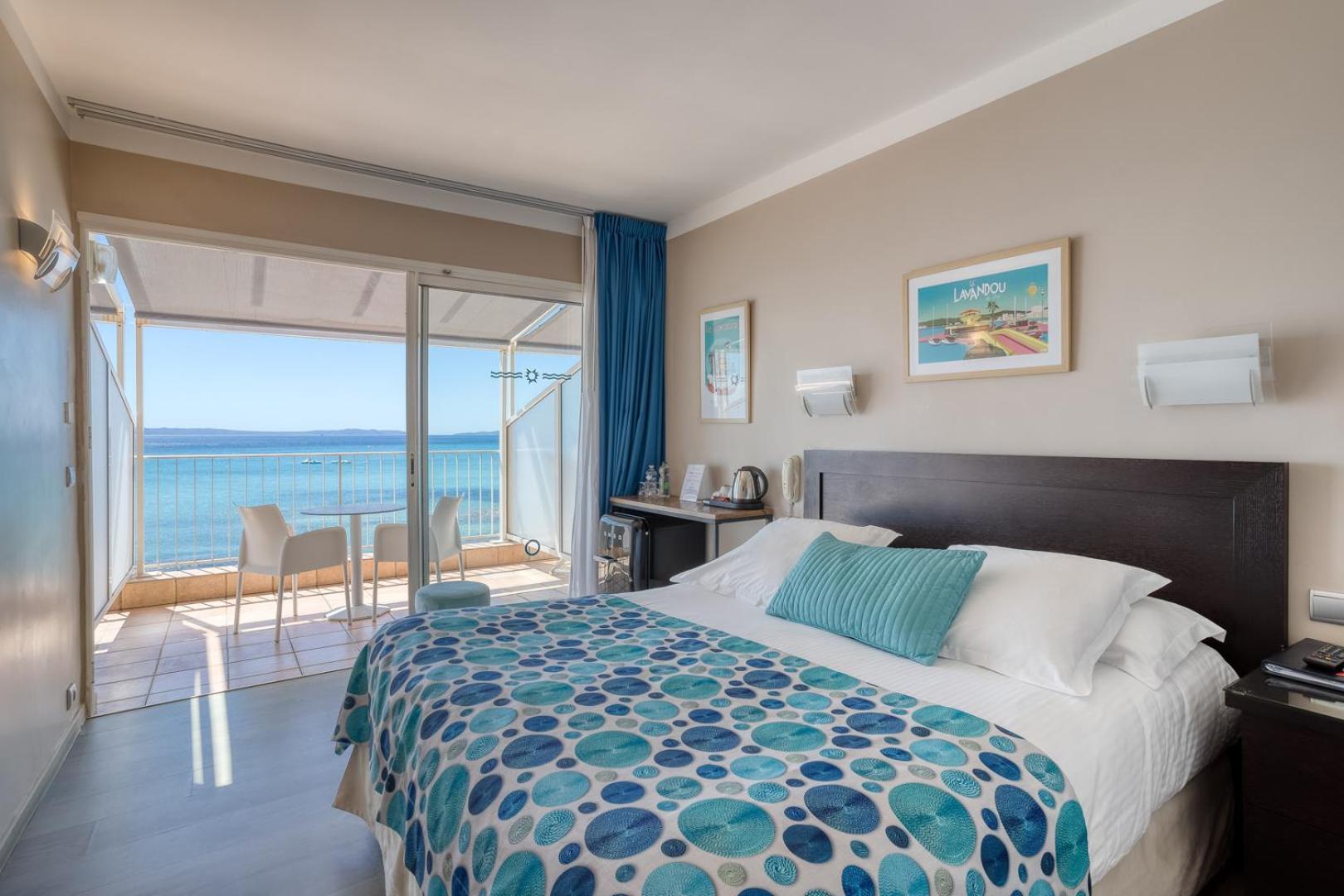 Roc Hotel - Hotel 4 Etoiles Les Pieds Dans L'Eau เลอลาวองดูว์ ภายนอก รูปภาพ