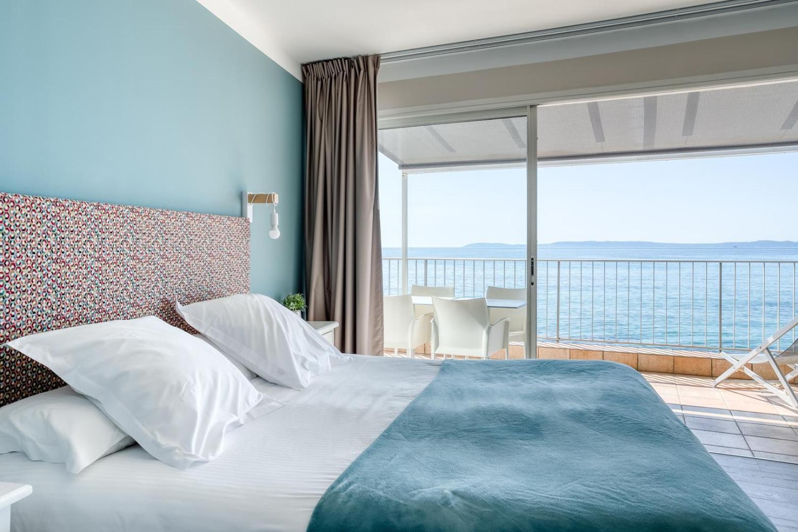 Roc Hotel - Hotel 4 Etoiles Les Pieds Dans L'Eau เลอลาวองดูว์ ภายนอก รูปภาพ