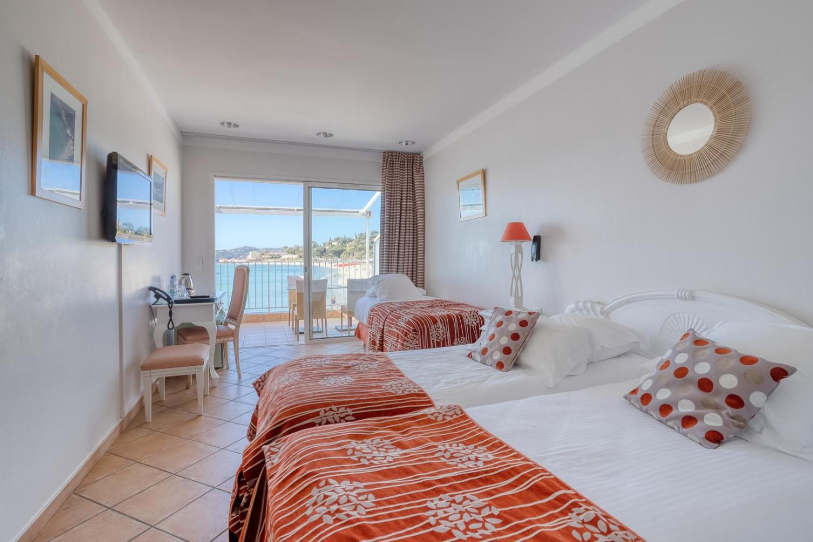 Roc Hotel - Hotel 4 Etoiles Les Pieds Dans L'Eau เลอลาวองดูว์ ภายนอก รูปภาพ