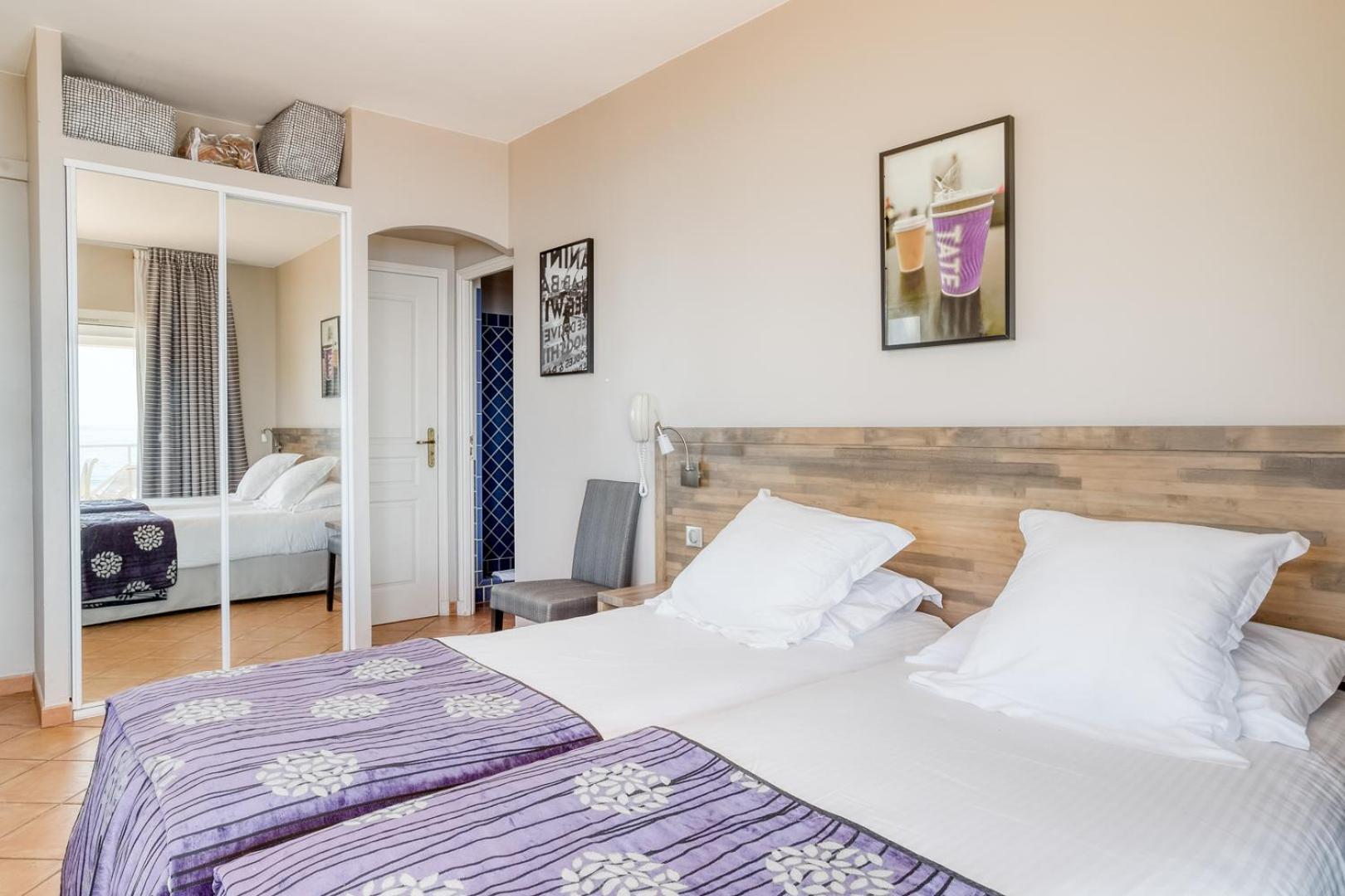 Roc Hotel - Hotel 4 Etoiles Les Pieds Dans L'Eau เลอลาวองดูว์ ภายนอก รูปภาพ
