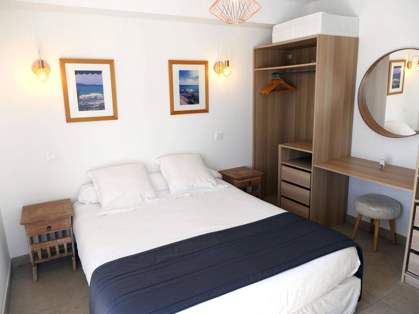 Roc Hotel - Hotel 4 Etoiles Les Pieds Dans L'Eau เลอลาวองดูว์ ภายนอก รูปภาพ